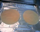 ちょっぴりリッチな！？餃子の皮ピザ作り方2写真