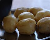 にんにくとベーコンで煮込む『里芋』の煮物作り方4写真