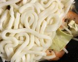 簡単　ソース焼きエビうどん作り方2写真