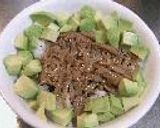 なめたけがポイント! アボカドまぐろ丼作り方5写真