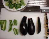 捨てないで!深緑色キャベツのナス味噌炒め作り方2写真