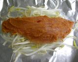 鮭ともやしのピリ辛ホイル蒸し～♪作り方3写真