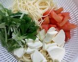 チーズとトマトのサラダパスタ作り方1写真