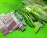 ベーコンとネギの味噌汁作り方1写真