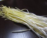 ☆黄ニラと春菊のゴマ油和え☆作り方2写真