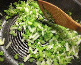 大根の皮と葉の炒め煮作り方1写真