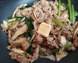 簡単夕飯主菜小松菜と舞茸と豚こまのバター醬油炒め作り方6写真