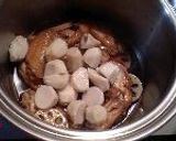 里芋と鶏の手羽先の黒砂糖煮作り方5写真
