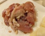 簡単！ポテトと鶏肉のガーリックバター炒め作り方1写真