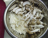 チキンのソテー～たっぷりきのこのソース～作り方1写真