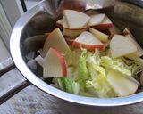 簡単★白菜とりんごのサラダ作り方1写真