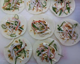 餃子の皮で　マスタードマヨピザ作り方1写真