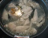 鶏皮でぷるぷる❤ぽかぽか❤もつ鍋風スープ作り方1写真