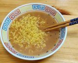 みそラーメンに余り野菜を炒めてブチこみ♨作り方4写真