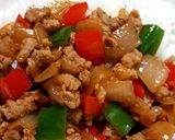 エスニック風パプリカとピーマンのひき肉丼作り方4写真