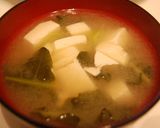 ブロッコリーの茎とお豆腐で絶品お味噌汁☆作り方1写真