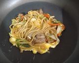 残り焼きそばアレンジ✳焼きそばトースト作り方4写真