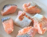 とろ～りチーズで楽しむ 鮭と彩り野菜炒め作り方2写真