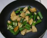 おくらと長芋と鶏むね肉のガリバタ炒め作り方4写真