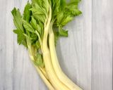 余った葉付セロリと油揚げで簡単♪コンソメスープ！作り方1写真