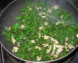 捨てずに食べて☆人参の葉と挽き肉の炒め物作り方5写真