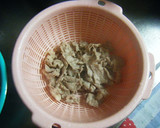 豚肉としめじのわさび醤油和え作り方3写真