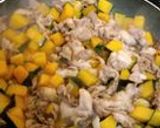 豚肉とかぼちゃの甘辛炒め作り方3写真