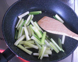 セロリと豚肉の塩こしょう炒め作り方4写真