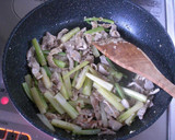 セロリと豚肉の塩こしょう炒め作り方7写真