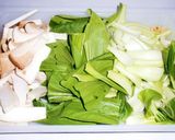 チンゲン菜と豚肉・エリンギの餡かけ炒め作り方1写真