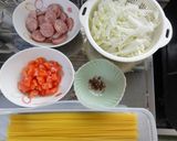 白菜とソーセージのパスタ作り方1写真