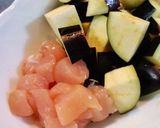 酒盗が味の決め手☆ナスとささみの炒め物作り方1写真