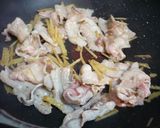 ビールによく合う豚肉茸春雨のピリ辛煮♫♬作り方2写真