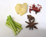 我が家の中華✿にんにくの芽と鶏肉の炒め作り方1写真