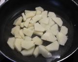 ソーセージとじゃが芋のBBQ炒め作り方1写真