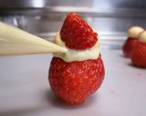 子供が喜ぶ！クリスマスに☆苺deサンタ♪作り方9写真