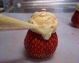 子供が喜ぶ！クリスマスに☆苺deサンタ♪作り方12写真