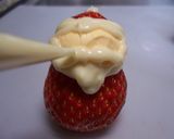 子供が喜ぶ！クリスマスに☆苺deサンタ♪作り方13写真