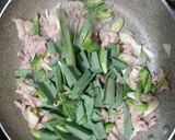 簡単　葉にんにくと豚こまのゴマ油醤油炒め作り方4写真