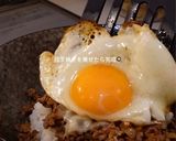 チーズ入り月見合挽き肉丼作り方6写真