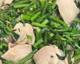 アスパラ菜と鶏むね肉の練乳煮込み作り方4写真