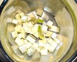 賽の目切りウド、豆腐、新わかめのお味噌汁作り方1写真