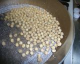 ヘルシーおやつ　煎り大豆の白衣（塩大豆）作り方3写真