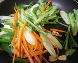 ピリ辛✿春菊のにんにく焼き✿作り方3写真