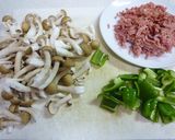 簡単　豚挽きしめじのマヨ醤油作り方2写真