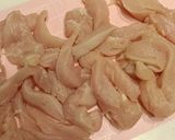 カリカリ！鶏胸肉スティック♪好みのタレで作り方1写真