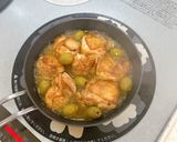 鶏肉のスパイス漬けとオリーブのレモン炒め作り方5写真