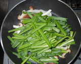 超簡単・焼肉のタレでニラとイカの炒め物作り方4写真