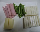 餅とおさかなソーセージのピザ風春巻き作り方2写真