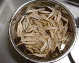 簡単♡こんにゃくとごぼうのきんぴら作り方1写真